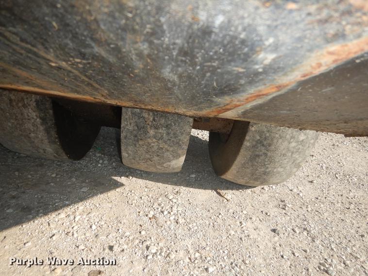 image for item DD0809 1997 Hyster C530A pneumatic roller