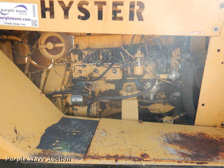 image for item DD0809 1997 Hyster C530A pneumatic roller