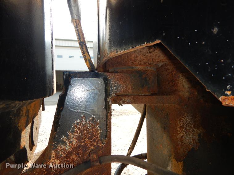 image for item DD0809 1997 Hyster C530A pneumatic roller