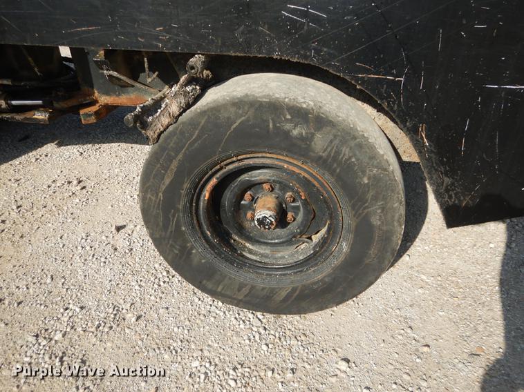 image for item DD0809 1997 Hyster C530A pneumatic roller