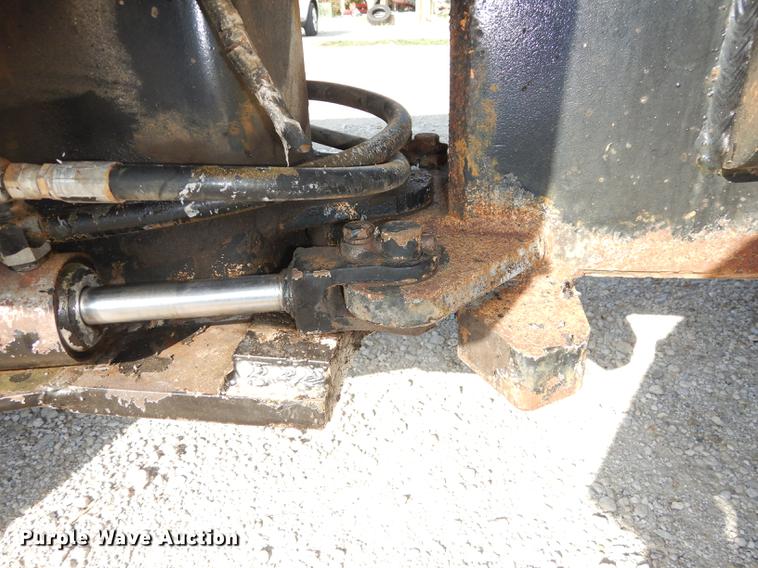 image for item DD0809 1997 Hyster C530A pneumatic roller