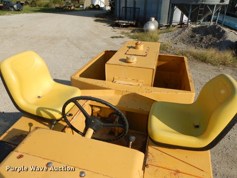 image for item DD0809 1997 Hyster C530A pneumatic roller