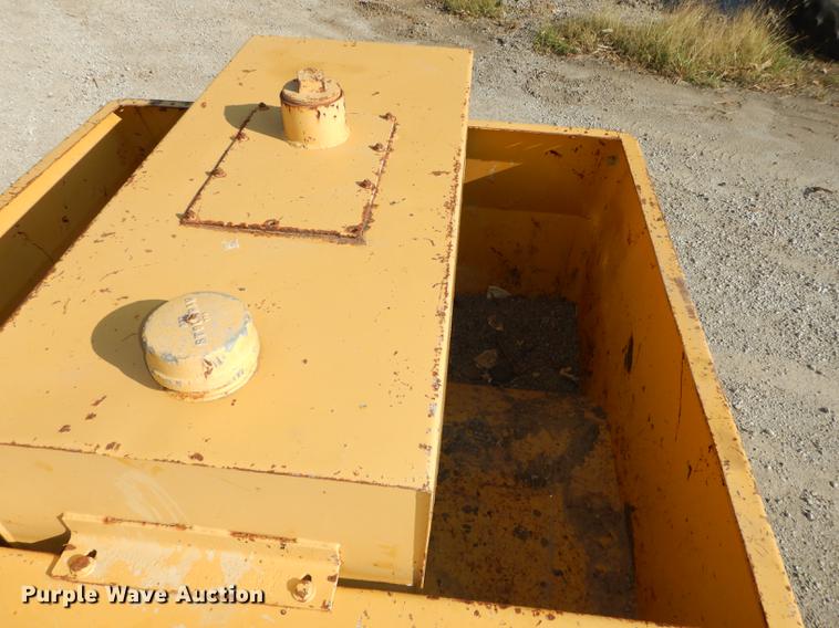 image for item DD0809 1997 Hyster C530A pneumatic roller