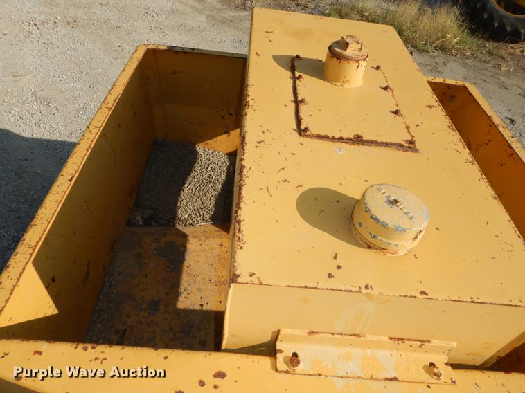 image for item DD0809 1997 Hyster C530A pneumatic roller