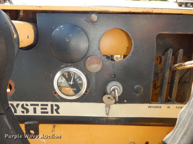 image for item DD0809 1997 Hyster C530A pneumatic roller