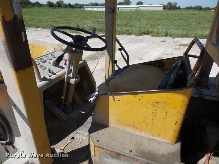 image for item DD1590 Caterpillar 966C wheel loader