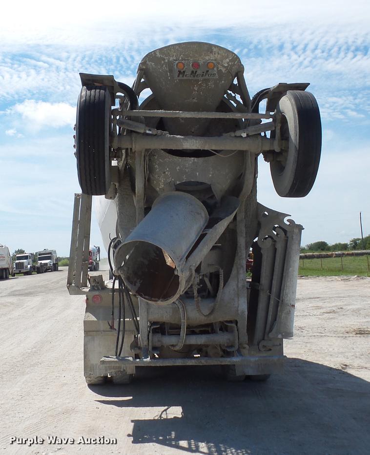 image for item DD1591 1995 Ford LT9000 ready mix truck