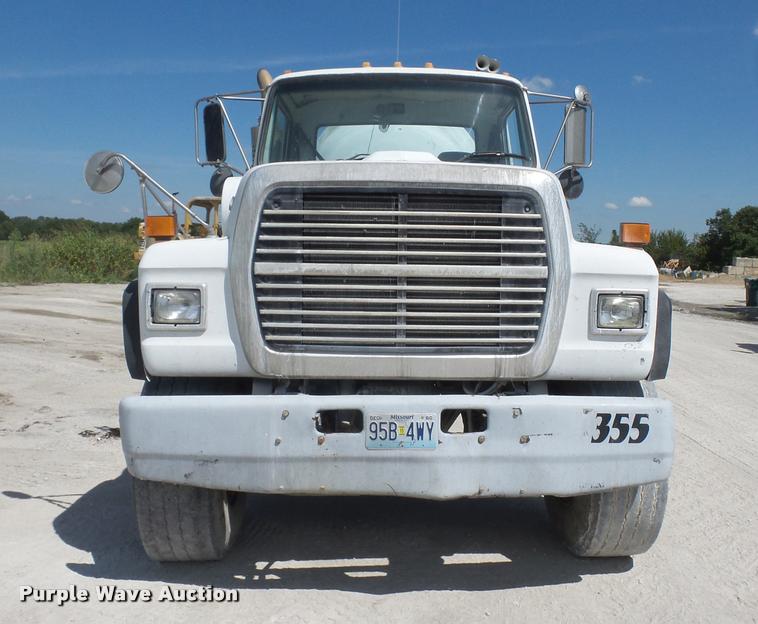 image for item DD1591 1995 Ford LT9000 ready mix truck