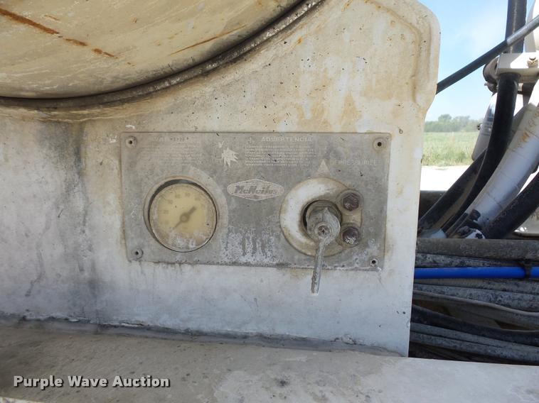 image for item DD1591 1995 Ford LT9000 ready mix truck