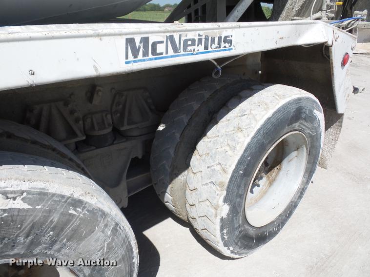 image for item DD1591 1995 Ford LT9000 ready mix truck