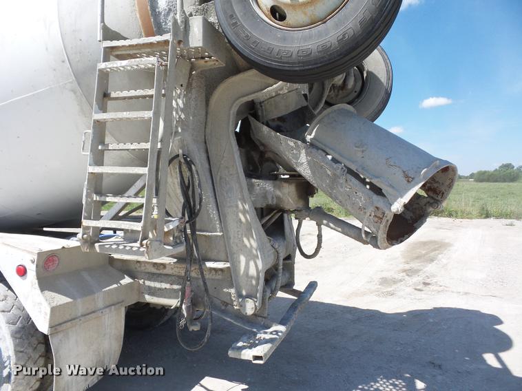 image for item DD1591 1995 Ford LT9000 ready mix truck