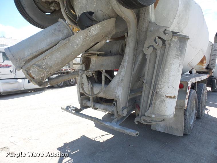 image for item DD1591 1995 Ford LT9000 ready mix truck