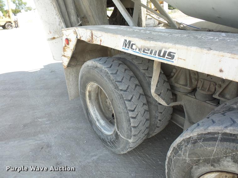 image for item DD1591 1995 Ford LT9000 ready mix truck