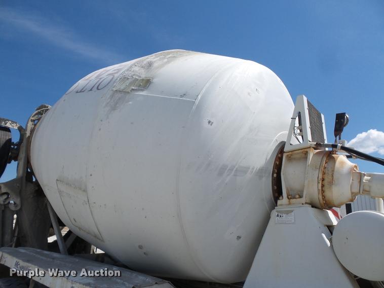 image for item DD1591 1995 Ford LT9000 ready mix truck