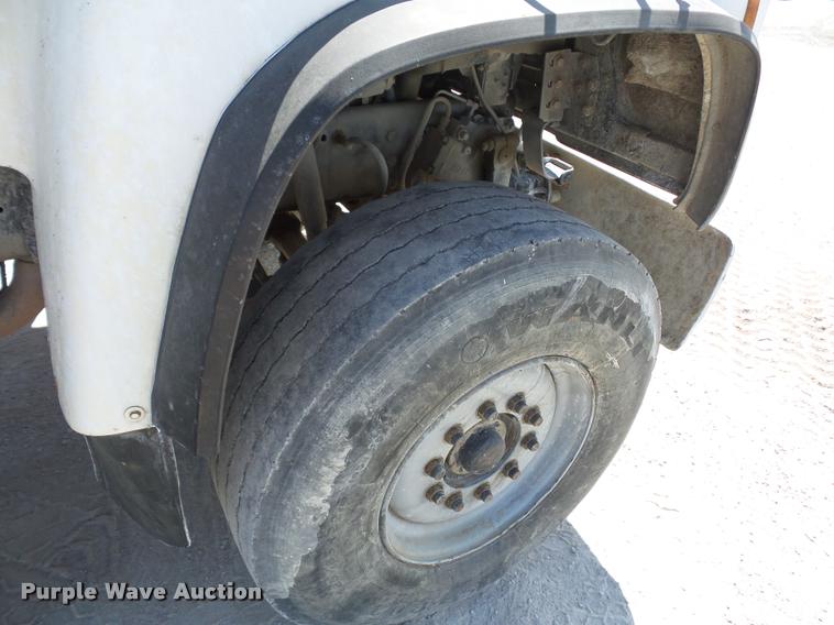 image for item DD1591 1995 Ford LT9000 ready mix truck