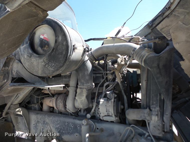 image for item DD1591 1995 Ford LT9000 ready mix truck