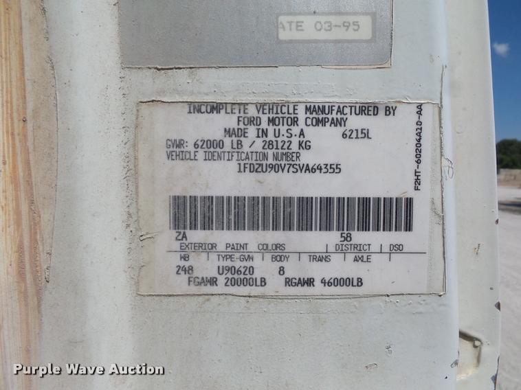 image for item DD1591 1995 Ford LT9000 ready mix truck