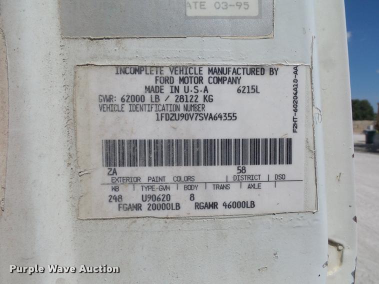 image for item DD1591 1995 Ford LT9000 ready mix truck