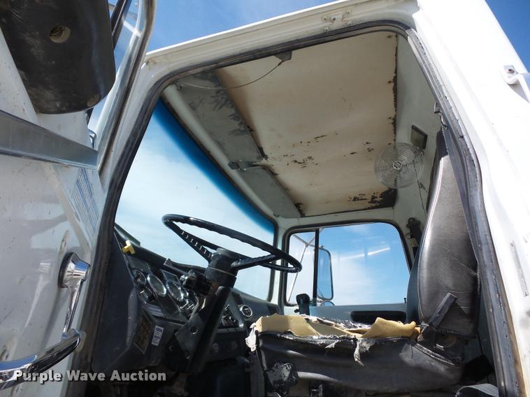 image for item DD1591 1995 Ford LT9000 ready mix truck