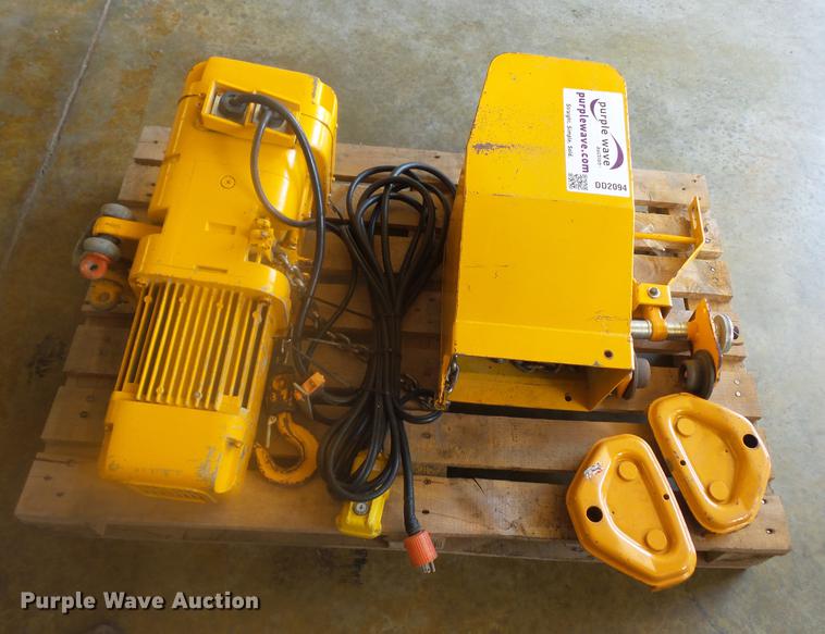 image for item DD2094 Herrington trolley hoist