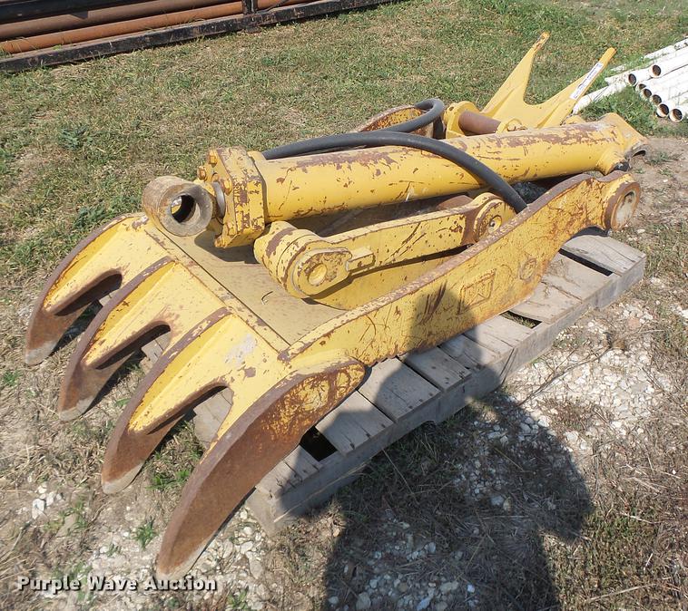 image for item DF9392 Caterpillar hydraulic thumb