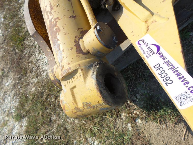 image for item DF9392 Caterpillar hydraulic thumb