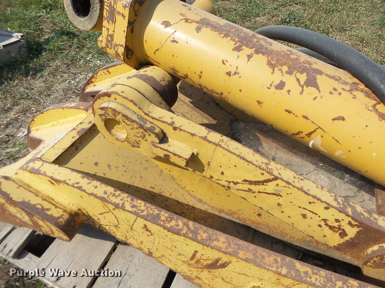 image for item DF9392 Caterpillar hydraulic thumb