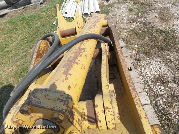 image for item DF9392 Caterpillar hydraulic thumb