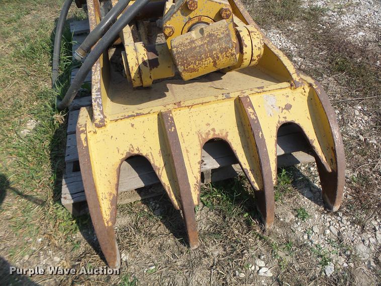 image for item DF9392 Caterpillar hydraulic thumb