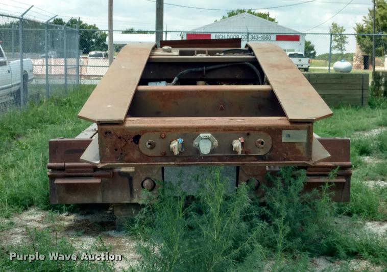 image for item DI9811 1995 Trail King drop deck equipment trailer