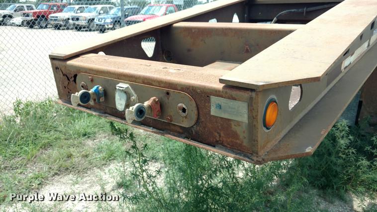 image for item DI9811 1995 Trail King drop deck equipment trailer