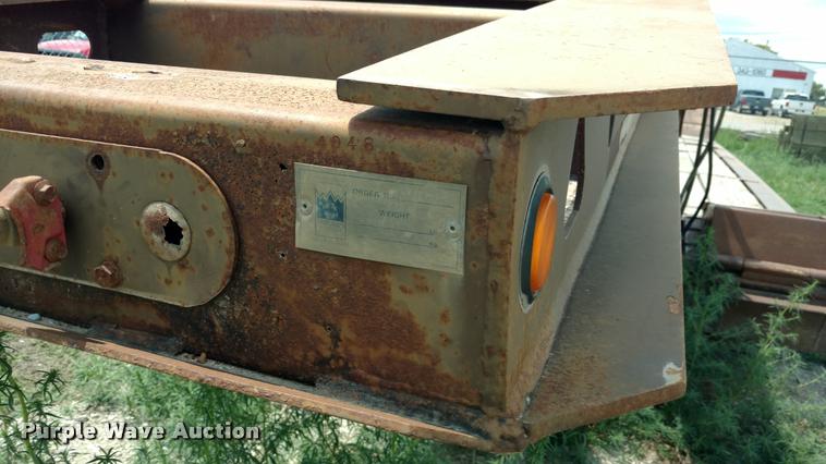 image for item DI9811 1995 Trail King drop deck equipment trailer
