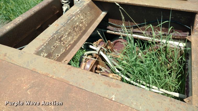 image for item DI9811 1995 Trail King drop deck equipment trailer