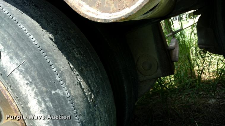 image for item DI9811 1995 Trail King drop deck equipment trailer