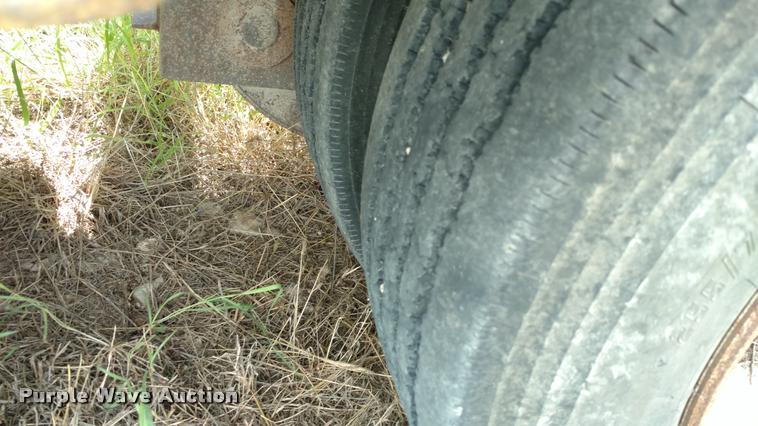 image for item DI9811 1995 Trail King drop deck equipment trailer