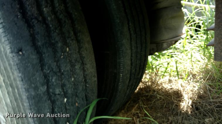 image for item DI9811 1995 Trail King drop deck equipment trailer