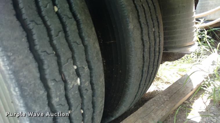 image for item DI9811 1995 Trail King drop deck equipment trailer