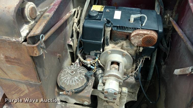 image for item DI9811 1995 Trail King drop deck equipment trailer