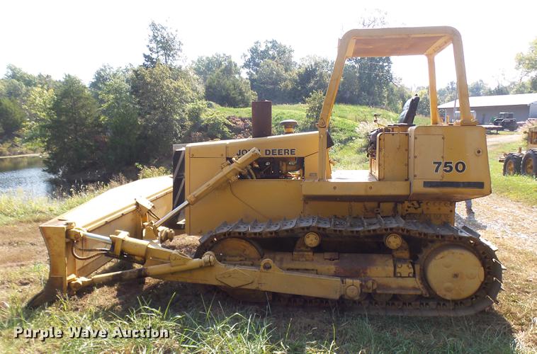 image for item DP9724 1984 John Deere 750D dozer