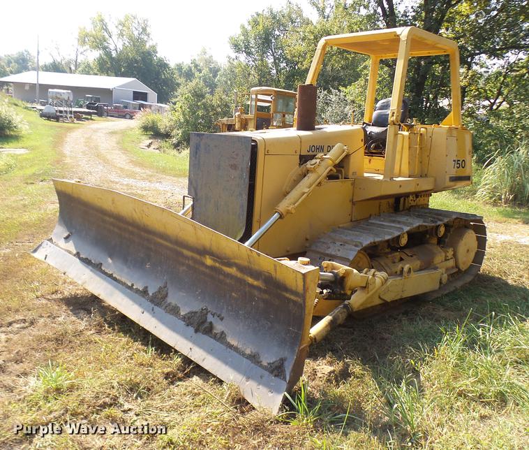 image for item DP9724 1984 John Deere 750D dozer