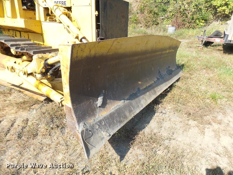 image for item DP9724 1984 John Deere 750D dozer