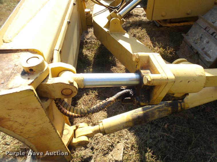 image for item DP9724 1984 John Deere 750D dozer