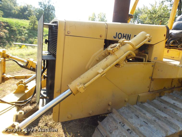 image for item DP9724 1984 John Deere 750D dozer
