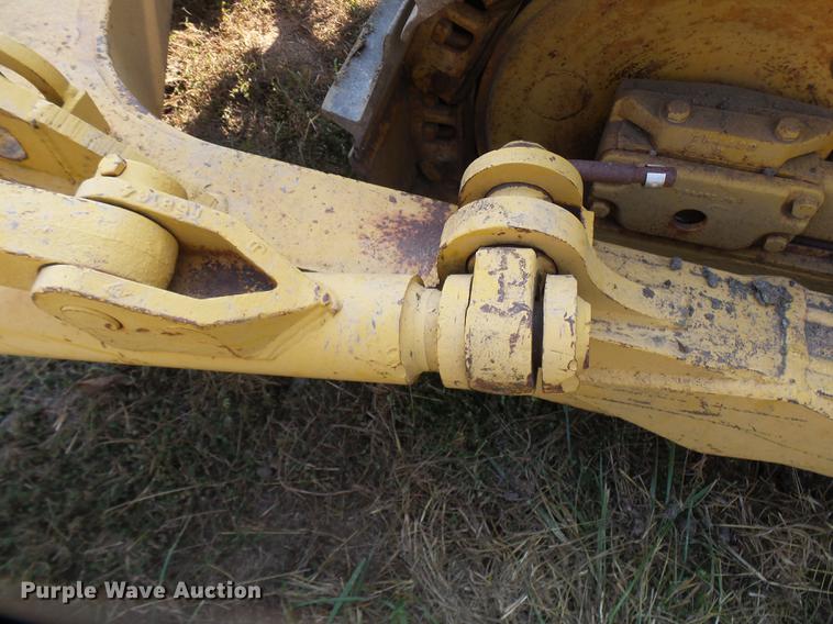 image for item DP9724 1984 John Deere 750D dozer