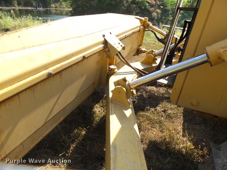 image for item DP9724 1984 John Deere 750D dozer