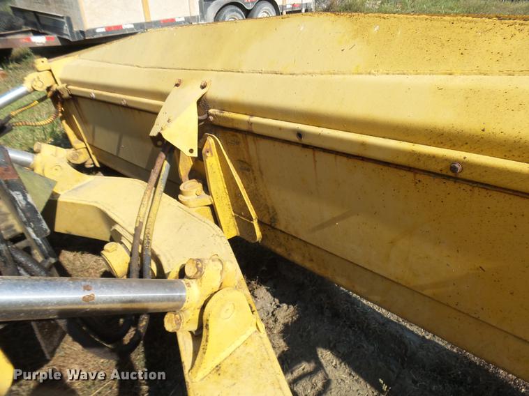 image for item DP9724 1984 John Deere 750D dozer