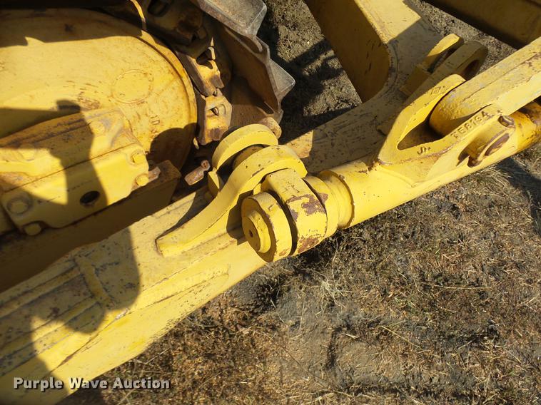 image for item DP9724 1984 John Deere 750D dozer