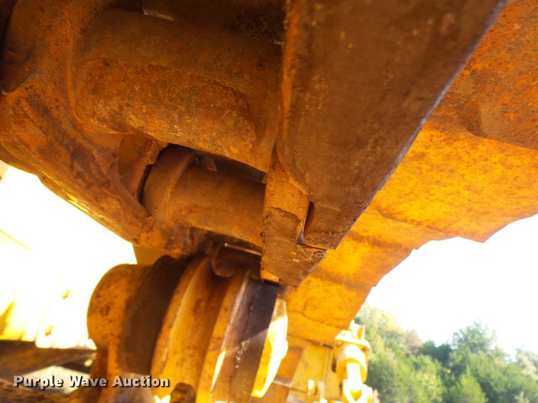 image for item DP9724 1984 John Deere 750D dozer