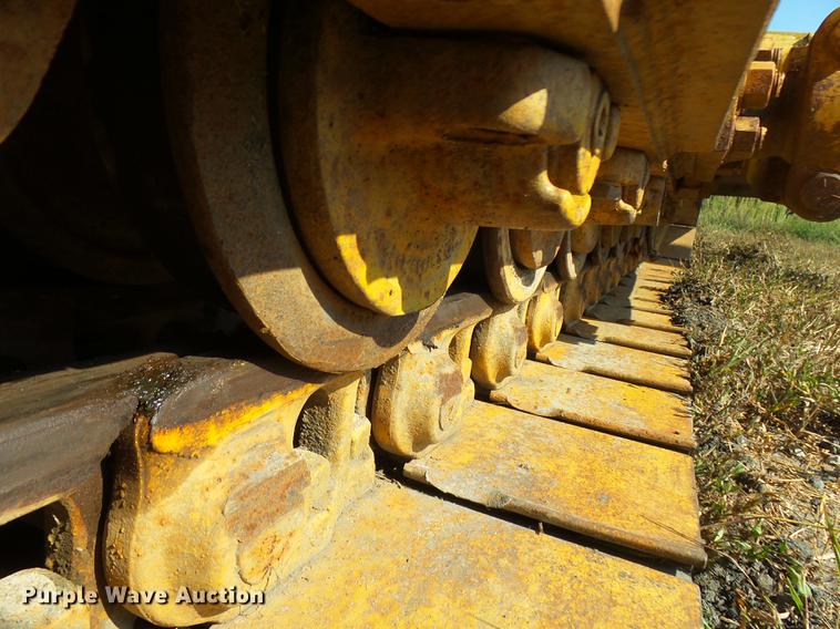 image for item DP9724 1984 John Deere 750D dozer