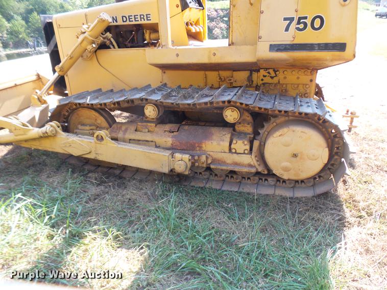 image for item DP9724 1984 John Deere 750D dozer
